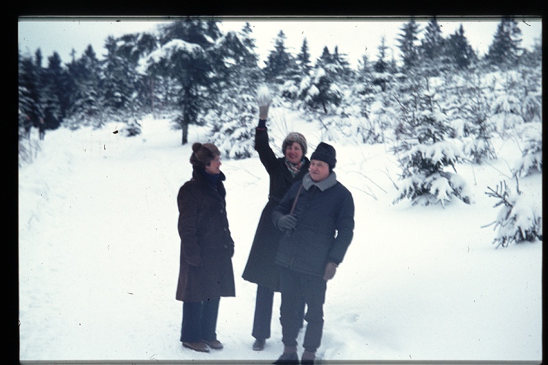 33.Engelmar dec 1977 Rino,Ilse,Mama.JPG